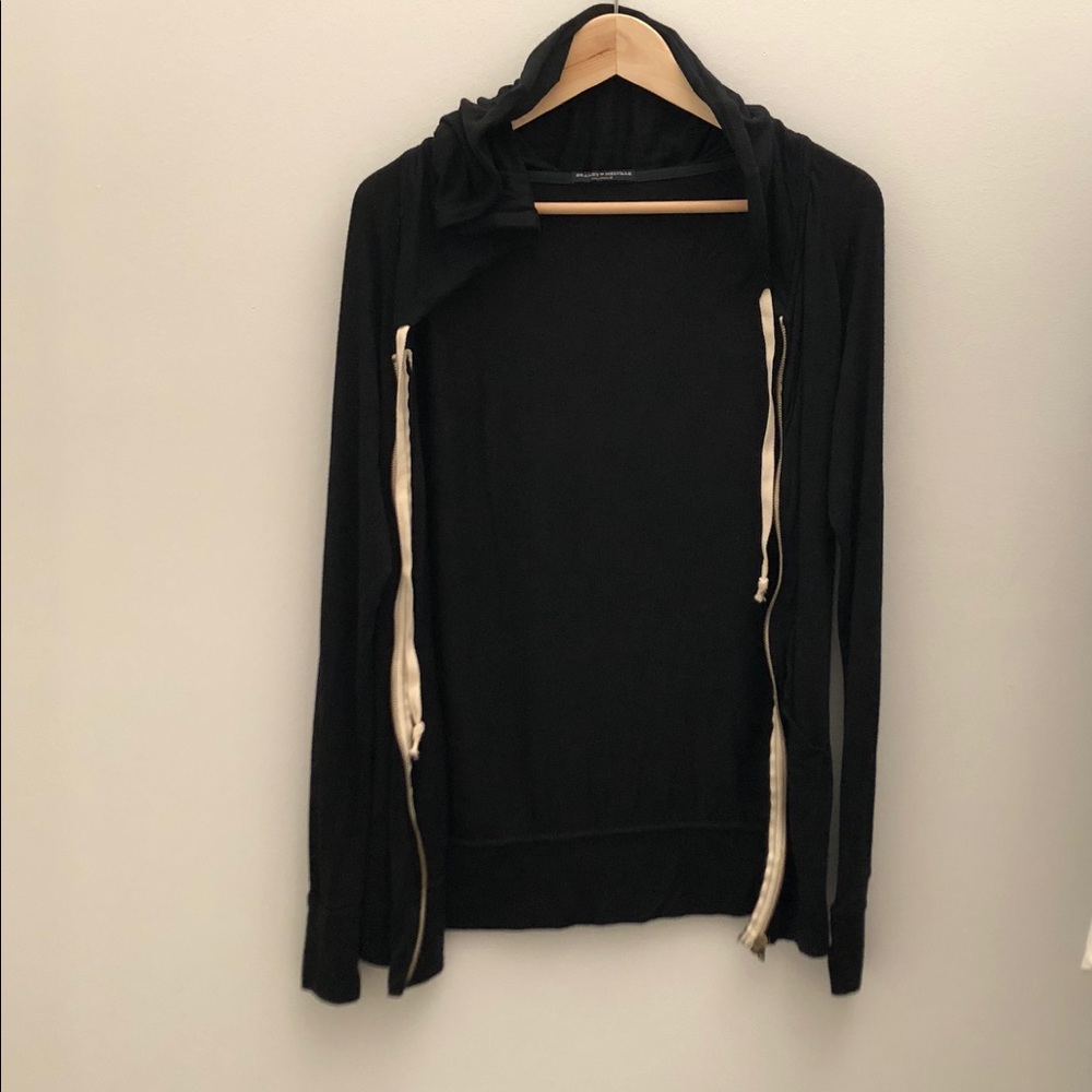 B r a n d N e w Brandy Melville lightweight hoodie